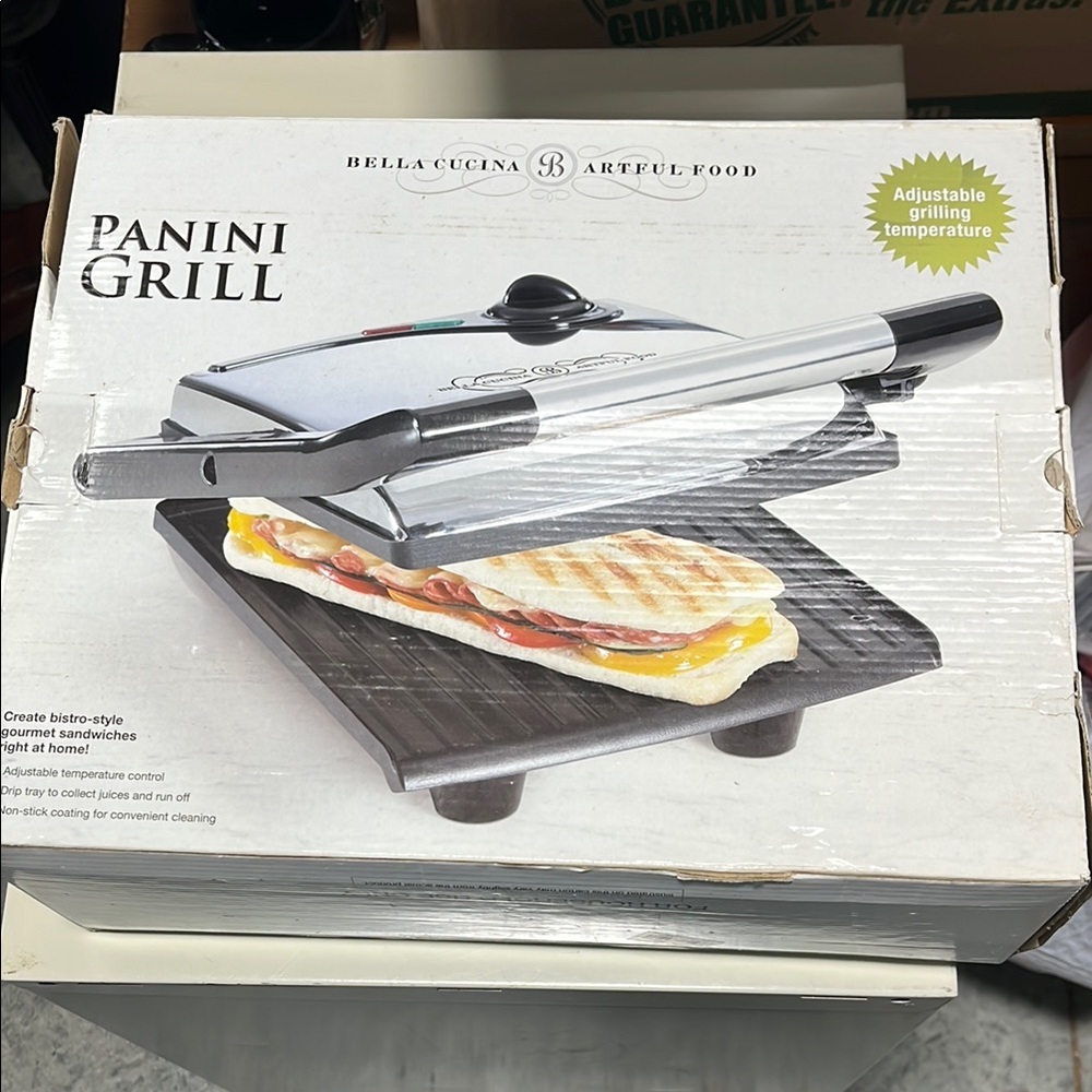 Bella Cucina Panini Grill with Adjustable Temperature NIB